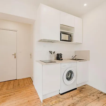 1 Proche Croise Laroche & Tram מארק-אן-בראואל