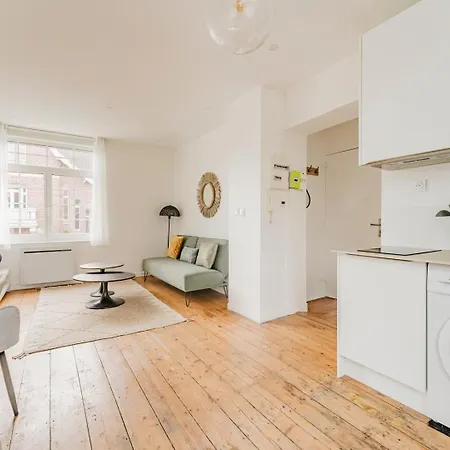 1 Proche Croise Laroche & Tram Apartamento